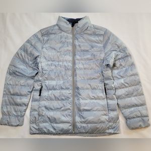 REI 650 Down Boys Medium Puffer Jacket Coat Blue Grey Camo Zip Pockets Sample